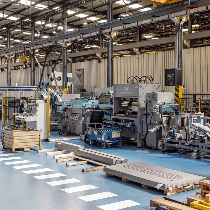 Stampaggio a freddo dei componenti metallici presso Sanmarco Industrial in Abruzzo.